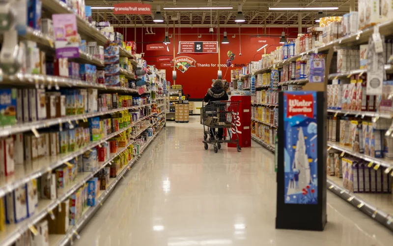 Pasillo de supermercado como referencia del sector retail